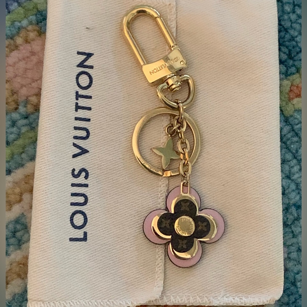 Louis Vuitton blooming flower key charm